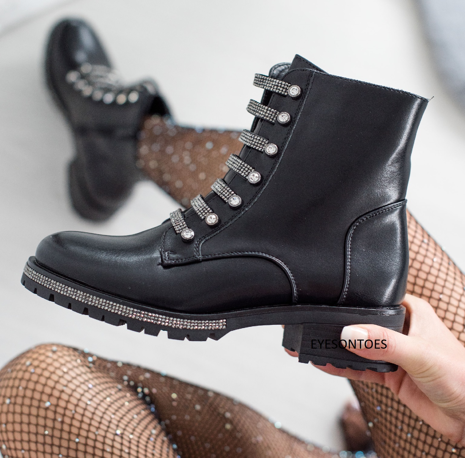 flat chunky boots
